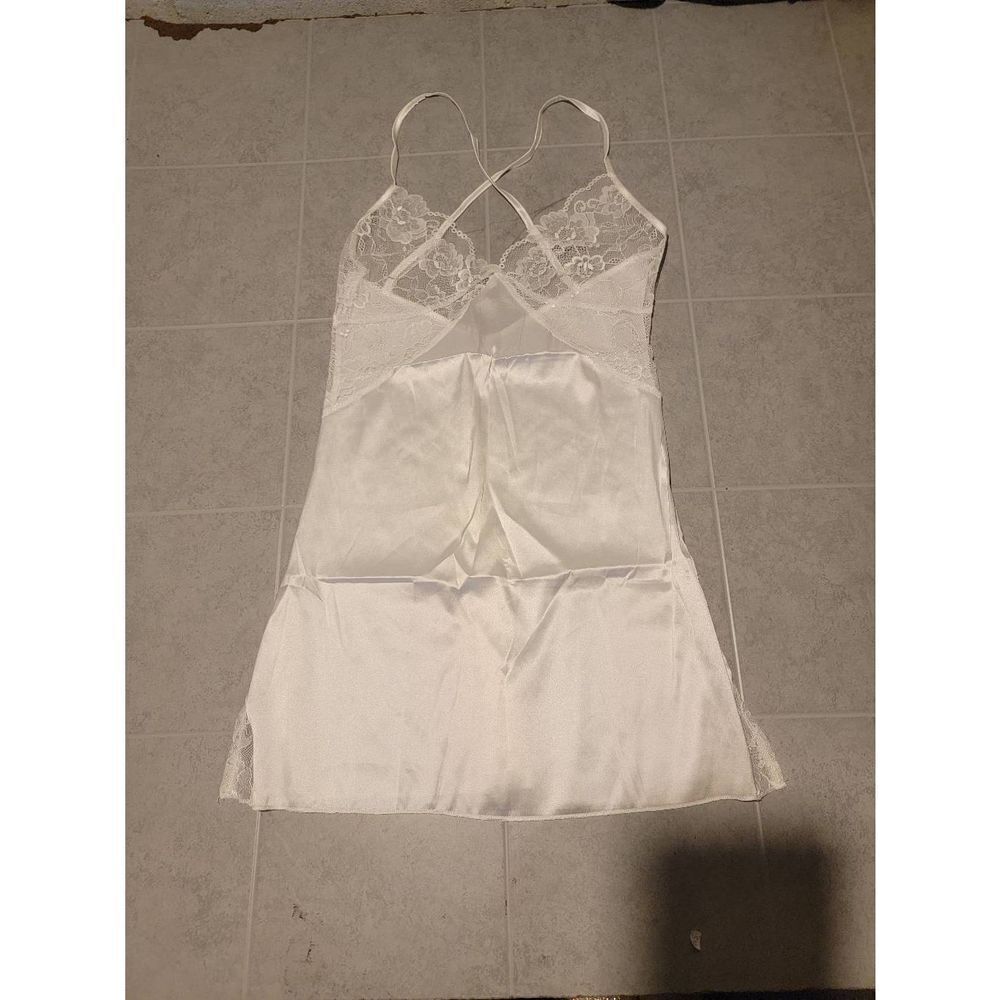 Mathea Women's White V-neck Satin Lace Nightwear Dress Size Small